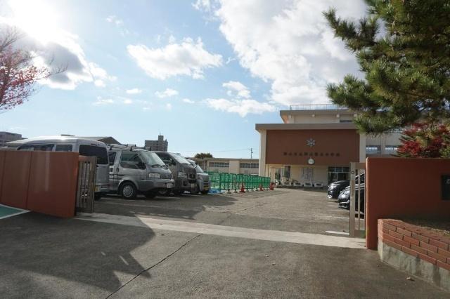 郡山市立郡山第五中学校：2051m