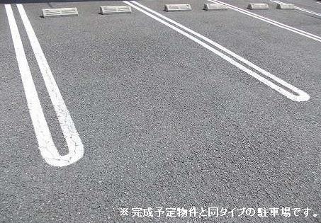 ヴィクトワールⅡ（101） 駐車場