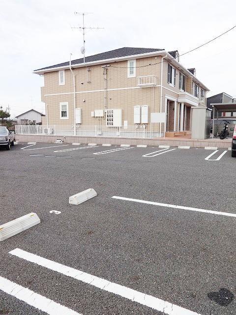 Ｗａｉｏｌｉ（ワイオリ）（102） 駐車場