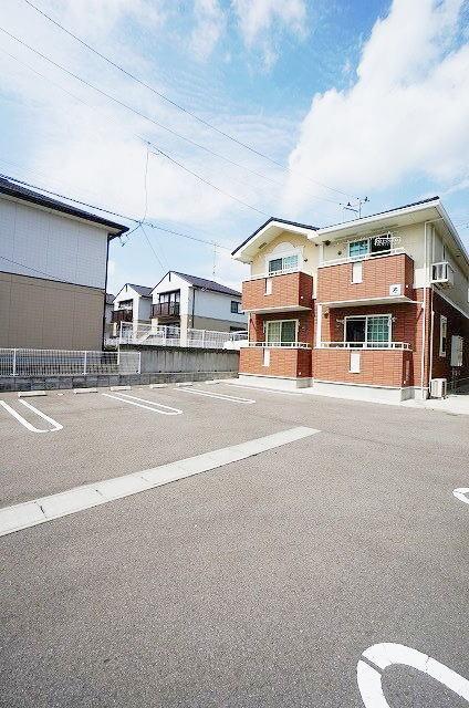 ヴィーナス　夏（201） 駐車場
