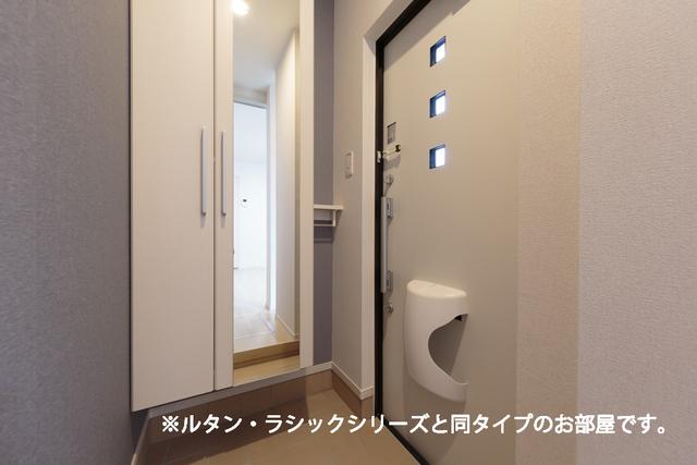 ネスト小原田（102） 玄関
