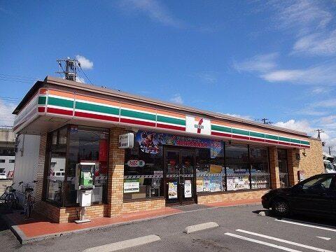 セブンイレブン日出山１丁目店：400m