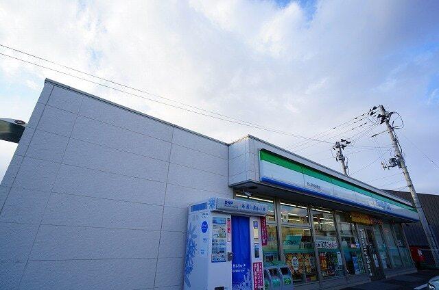 ファミリーマート郡山菜根屋敷店：600m