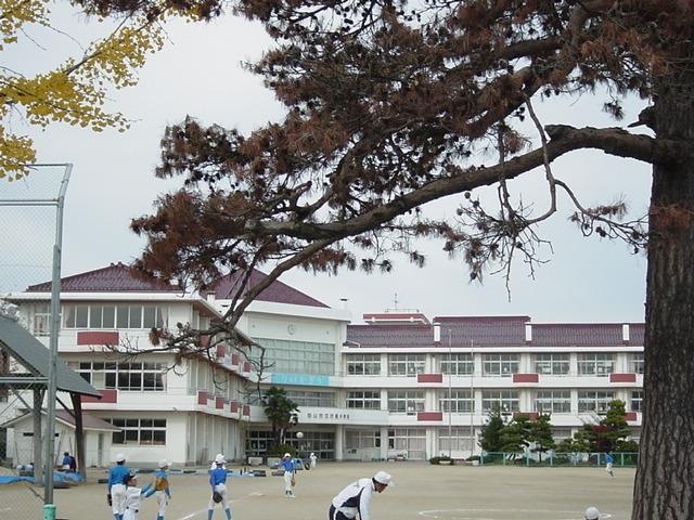 郡山市立行健小学校：1663m