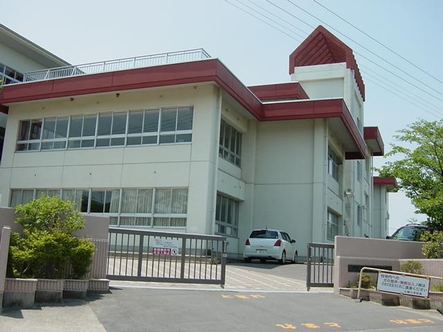 市立大槻小学校：80m