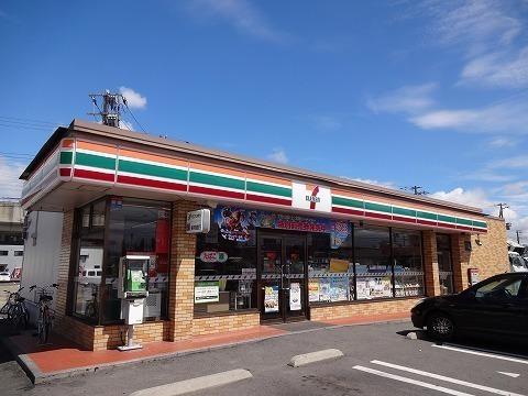 セブンイレブン日出山１丁目店：650m