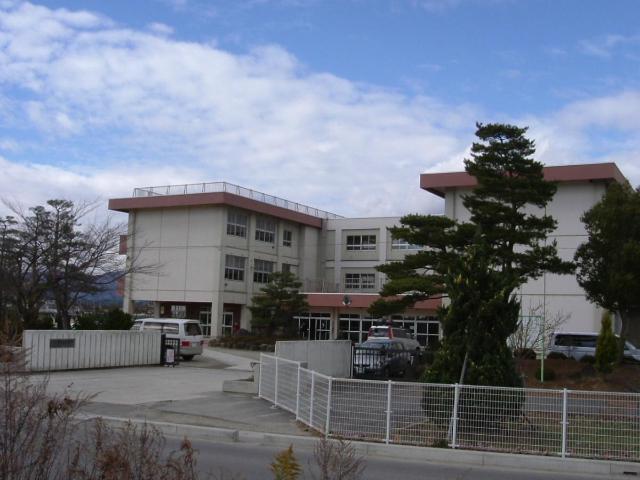 郡山市立大槻小学校：310m