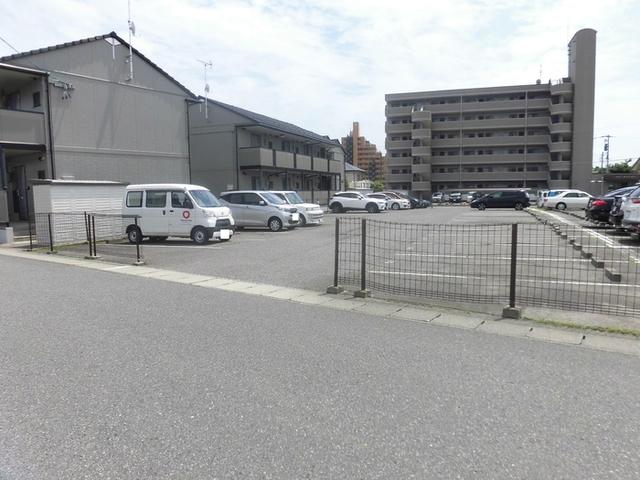 センチュリーガーデン　Ａ（105） 駐車場