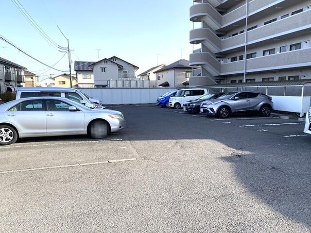 リバーサイド鈴木（603） 駐車場