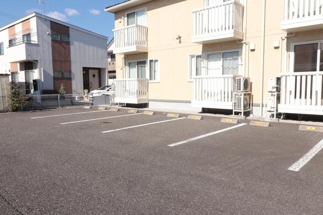 Ｒｉｖｅｒ Ｗｅｓｔ（106） 駐車場