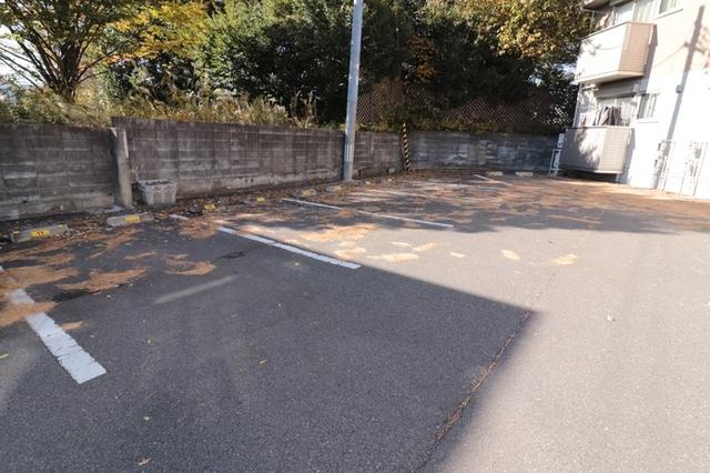 ラフィネ　Ｂ（103） 駐車場