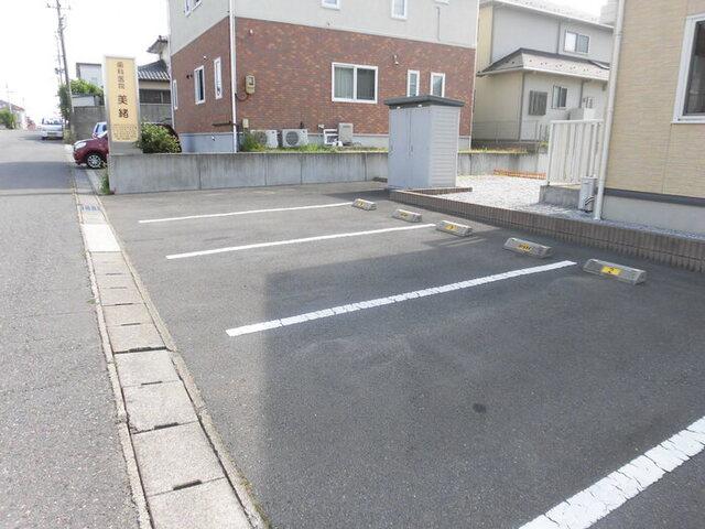モダンリジエール（001） 駐車場