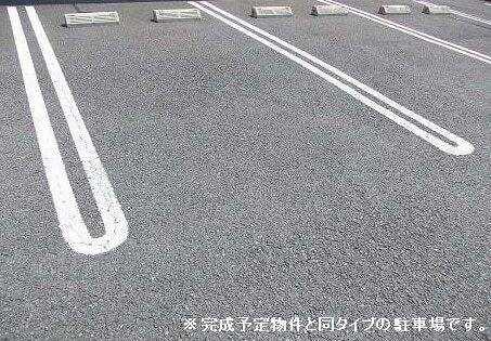 フィーゴ　菜根（302） 駐車場