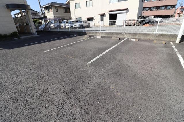 リバティビレッジ（106） 駐車場