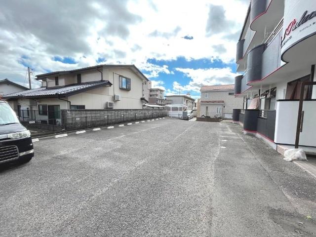 郡山市富久山町久保田マンション 駐車場