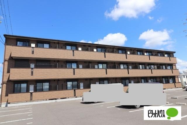 郡山駅より徒歩27分 築10年2ヶ月 3階建の賃貸物件