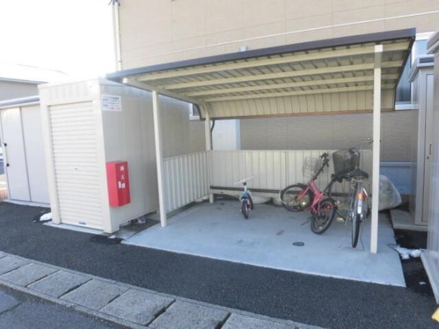 グランテージ　A（102） 駐車場