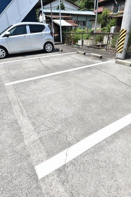 ピーチハイツ（203） 駐車場