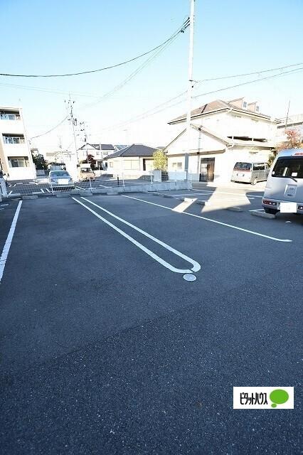 Ｑ−フロンティアⅡ（106） 駐車場
