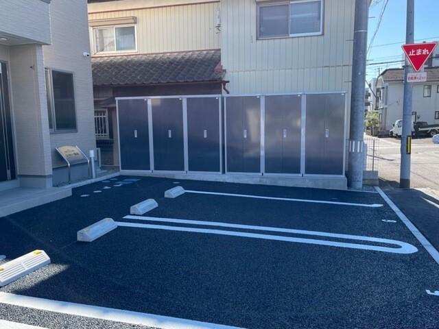 シャトー開成（201） 駐車場