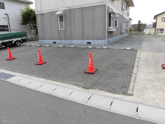 メゾン・ノルド　Ｂ（102） 駐車場