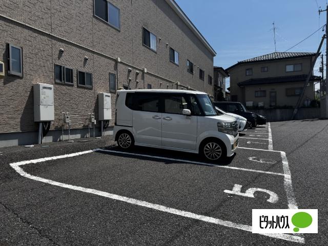 郡山市片平町アパート 駐車場