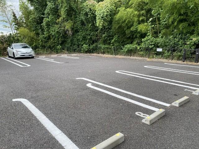 カーサデバンブ（102） 駐車場