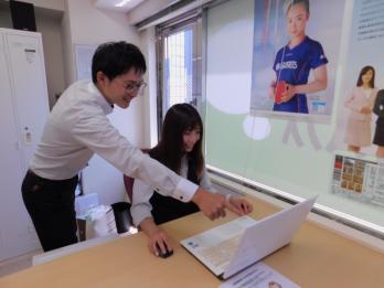 先輩のサポートを受け少しづつ仕事を覚えよう