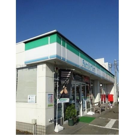 ファミリーマート：220m