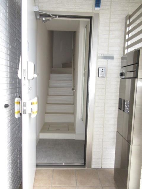 アンジュール氷川台（205） 玄関