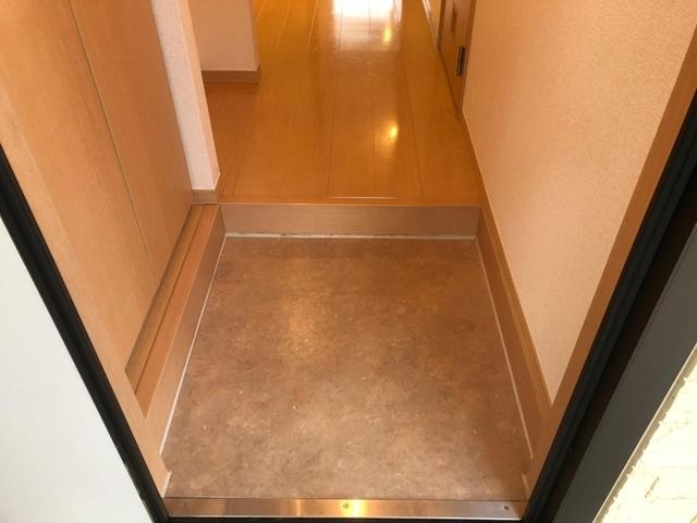 クレール四季彩の丘　弐番館（103） 玄関