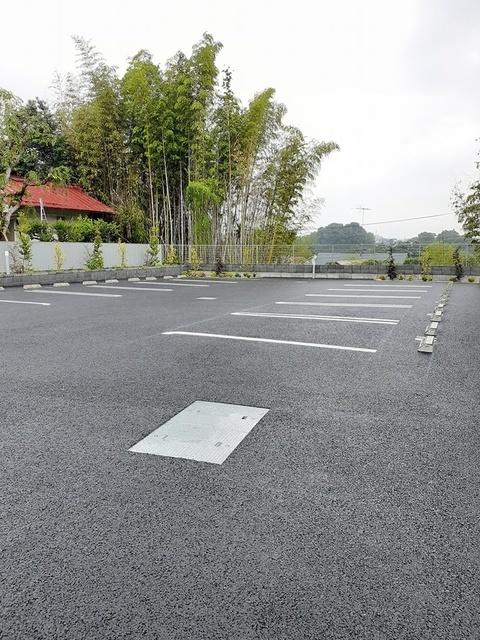 ル　パラディ（102） 駐車場