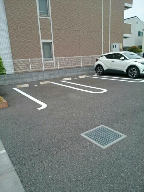 ヴィオレッタ（201） 駐車場