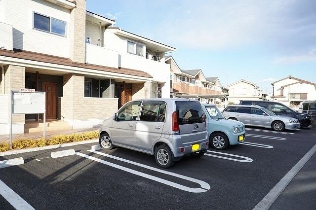 エテルノ（201） 駐車場