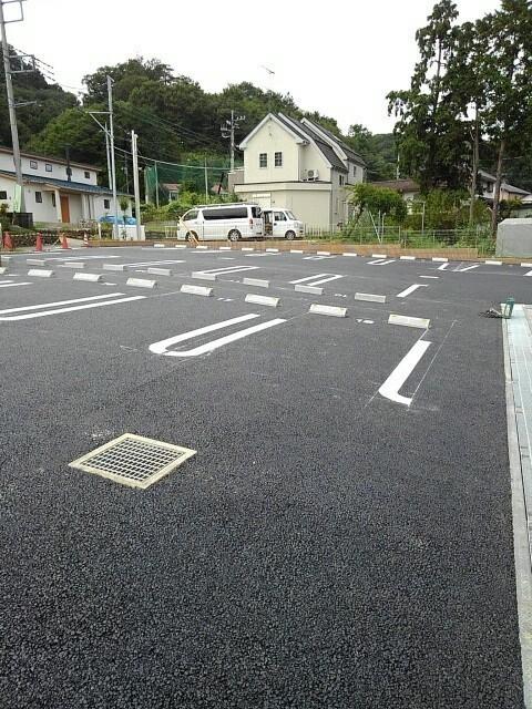 メゾン　ド　カルム（303） 駐車場