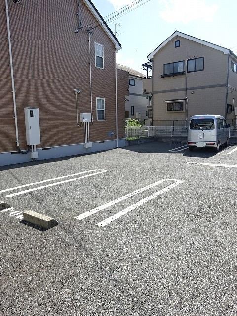 ヴィラ・シャルマン（104） 駐車場