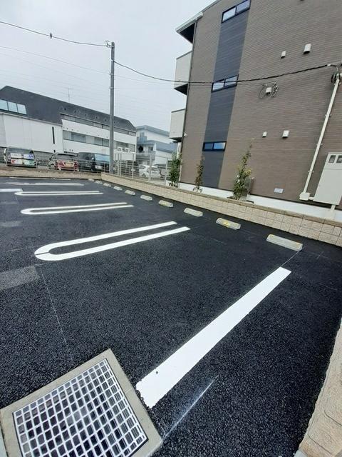 クレスト　ＴＳ（204） 駐車場