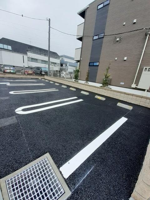クレスト　ＴＳ（105） 駐車場