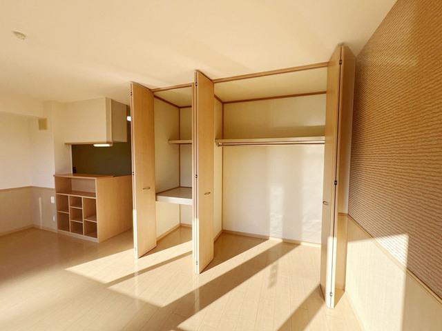 COZY COURT 2m 秦良（203） 収納