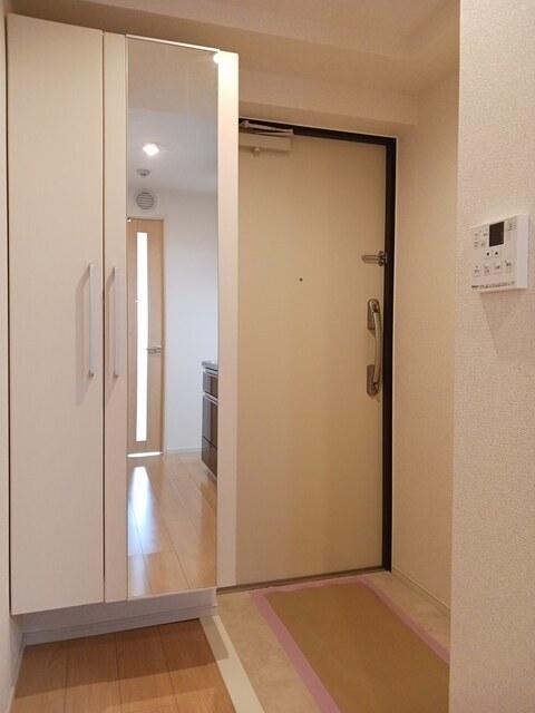 ゴールデン　ソレイル（304） 玄関