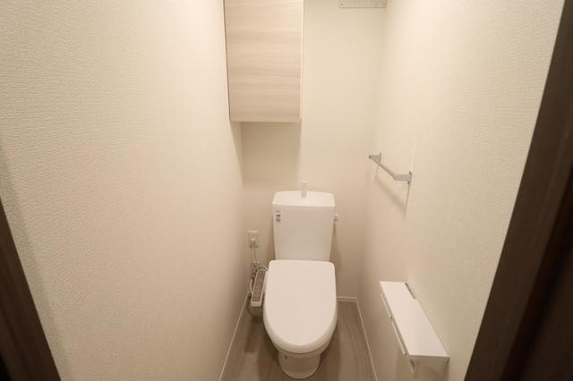 レーヴェ前原町（303） トイレ