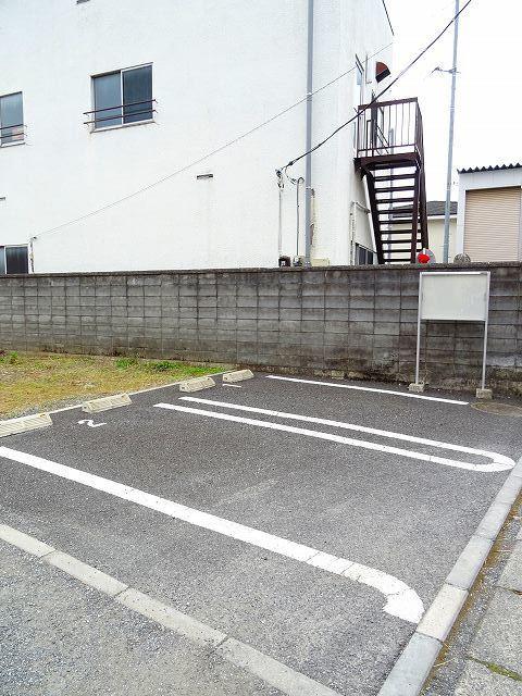 グランボナールⅣ（201） 駐車場