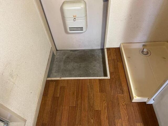 ロイヤルハイツ（103） 玄関