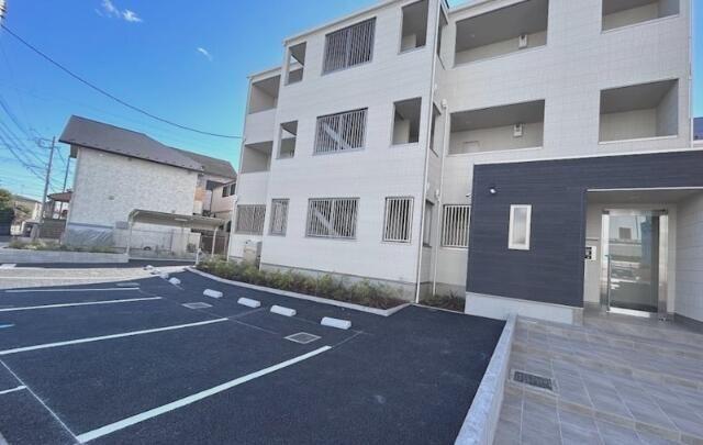 セリーズⅢ（103） 駐車場