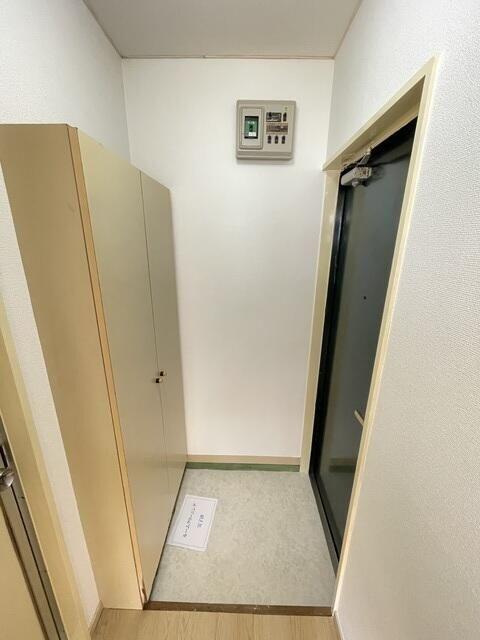 ペアパレス方南町（105） 玄関