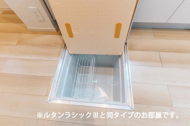 メゾン　サブーリュ（102） 収納