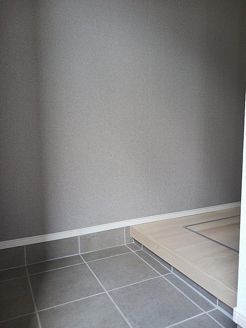 ブリュームⅢ（101） 玄関