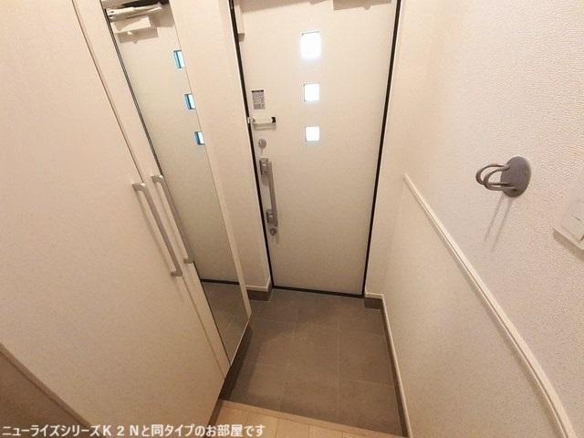 ラベンダーベイ（102） 玄関