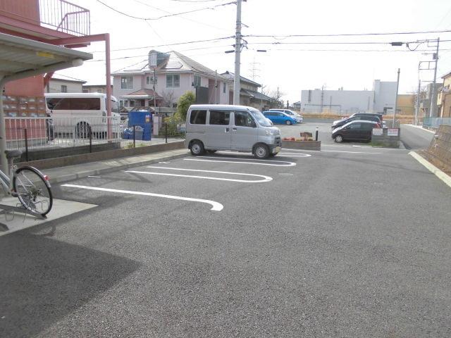 クレイン大蔵（203） 駐車場