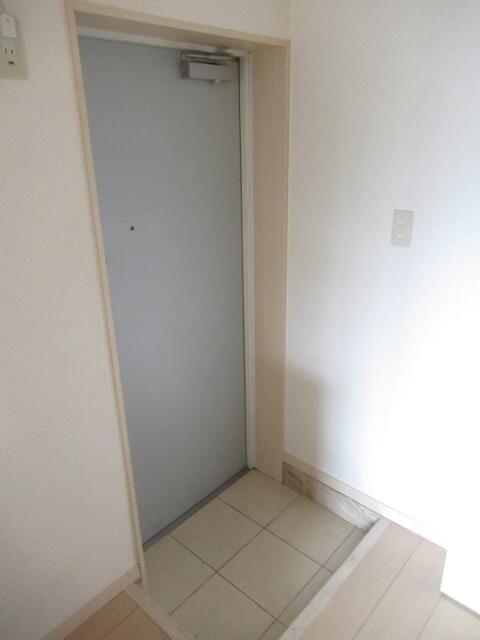 中野区大和町マンション 玄関